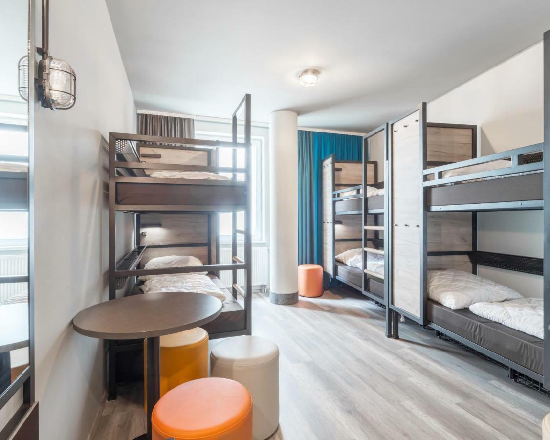 Bed 8-Bed Dormitory Room